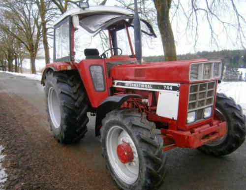 International Harvester 744 International Harvester 744