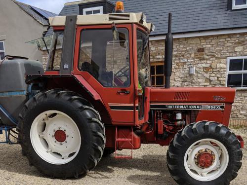 International Harvester 856XL International Harvester 856XL