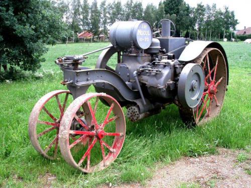 International Harvester Mogul 10-20 International Harvester Mogul 10-20