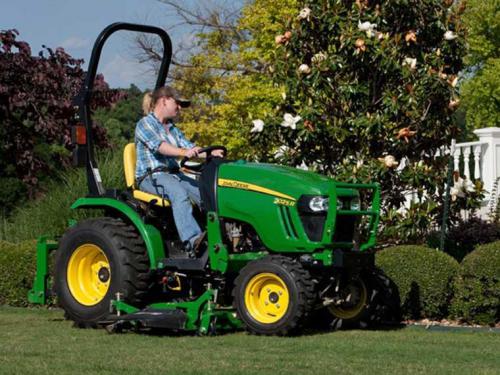 John Deere 2025R John Deere 2025R