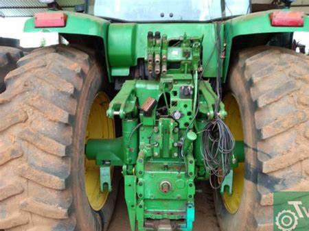 John Deere 7205J John Deere 7205J
