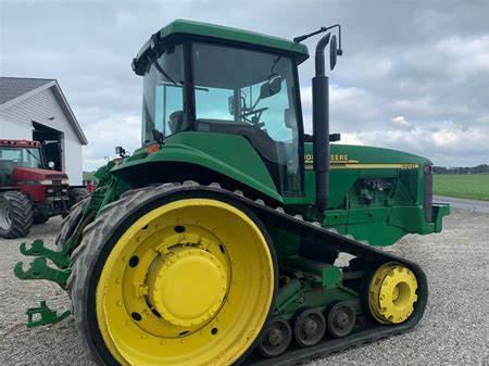 John Deere 8210T John Deere 8210T