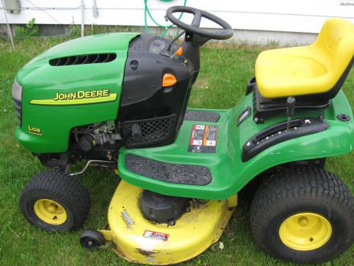 John Deere lawn tractors L108 John Deere lawn tractors L108