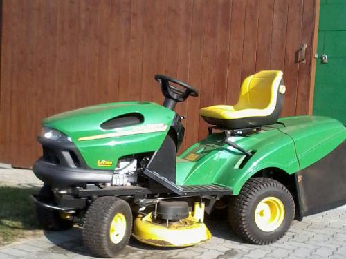 John Deere lawn tractors LR135 John Deere lawn tractors LR135