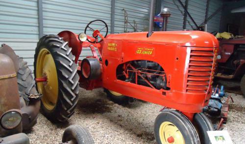 Massey-Harris 102 Junior Massey-Harris 102 Junior