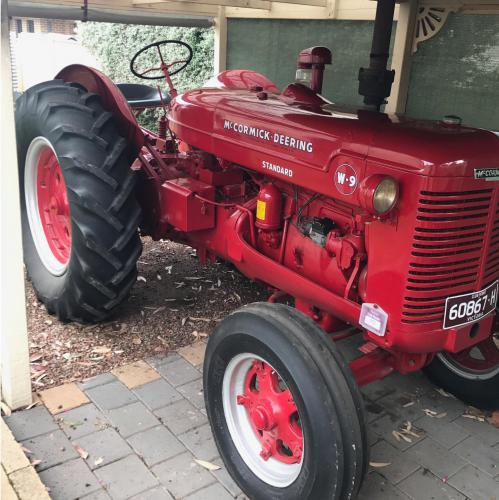 McCormick-Deering W-9 McCormick-Deering W-9