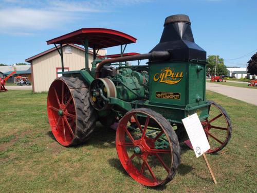 Rumely OilPull H 16/30 Rumely OilPull H 16/30